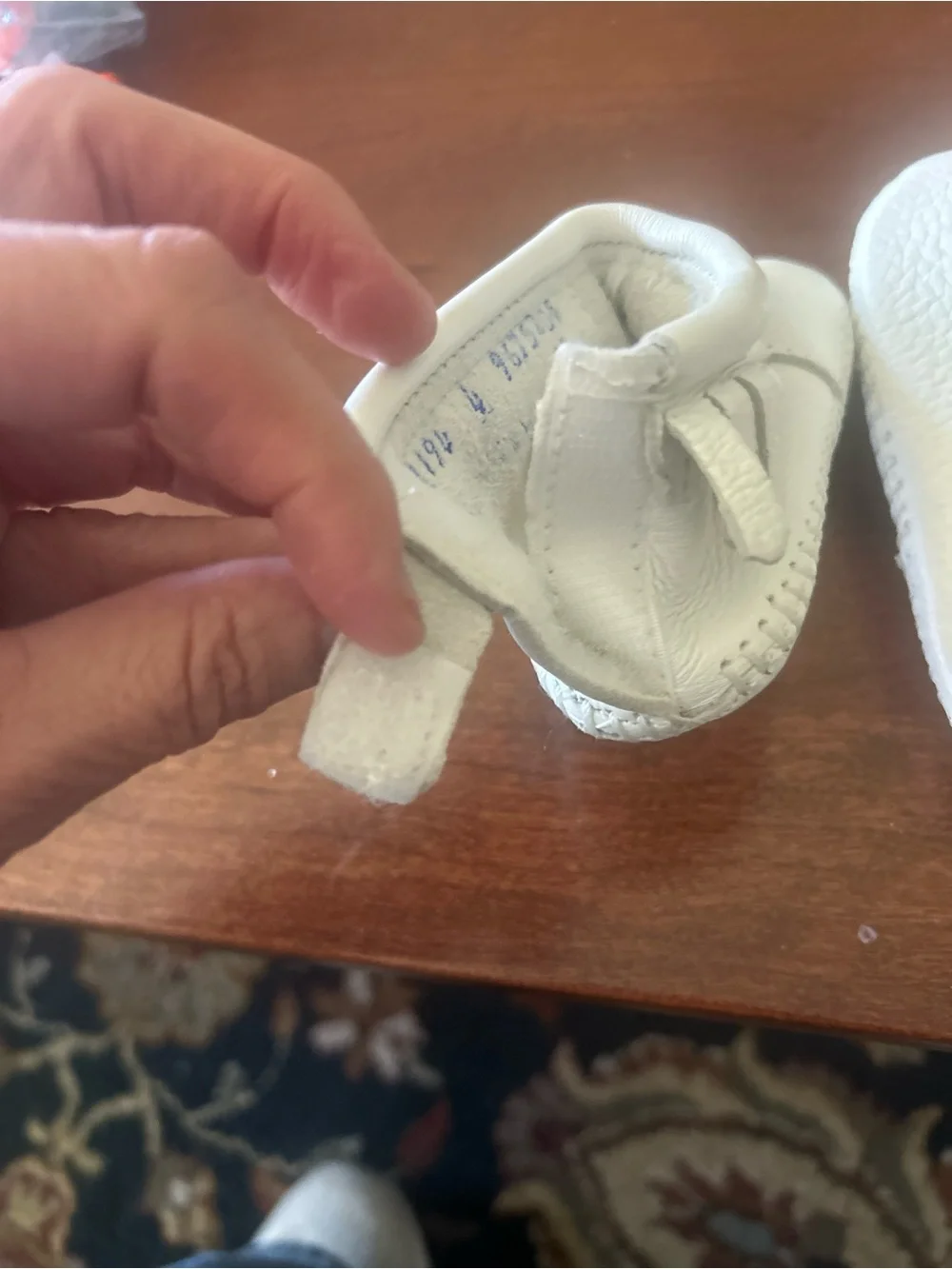 Minnetonka White Leather Velcro Kids  Fringe Moccasin Booties - Soft  Like New 4